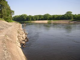 Labe 20 Hradištko pod elektrárnou 13.5.08.jpg